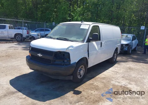 2017 Chevrolet Express 2500 Work Van z USA, uszkodzony, nr VIN 1GCWGAFFXH1342620